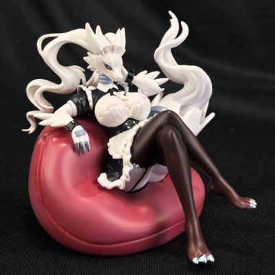 「In Stock 」1/20 Maid Dress Reshiram figure